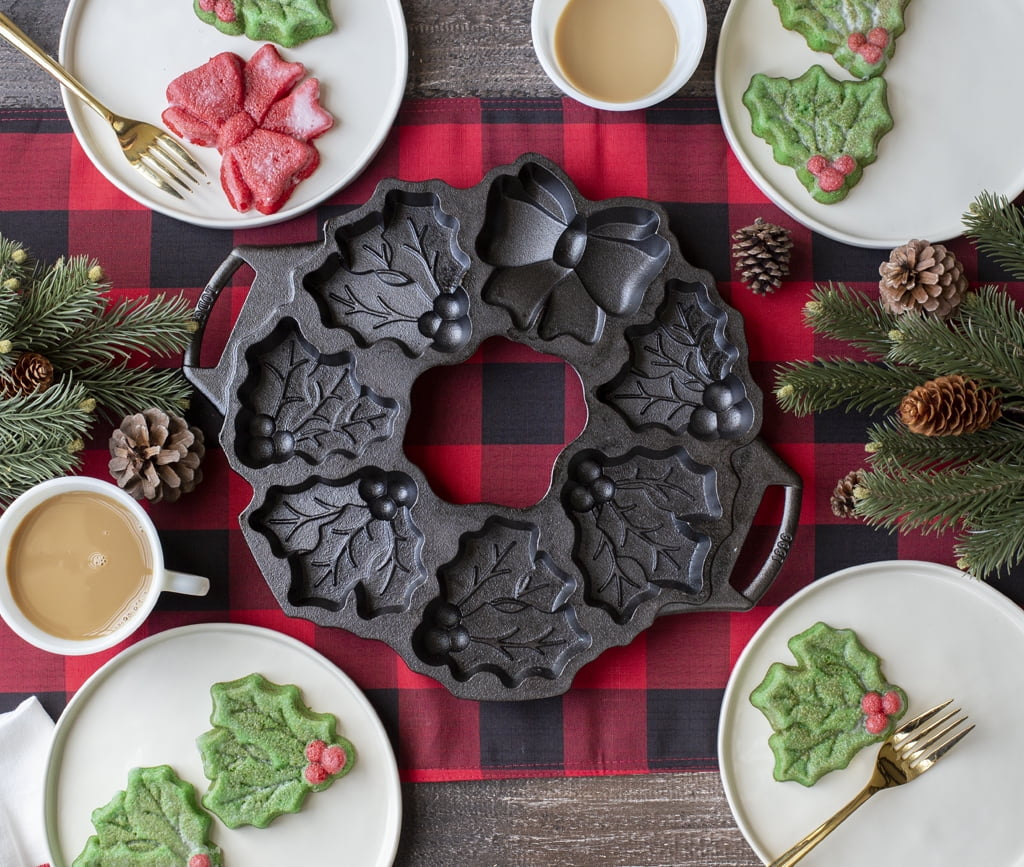Cast Iron Seasoned Cast Iron Holiday Wreath Pan